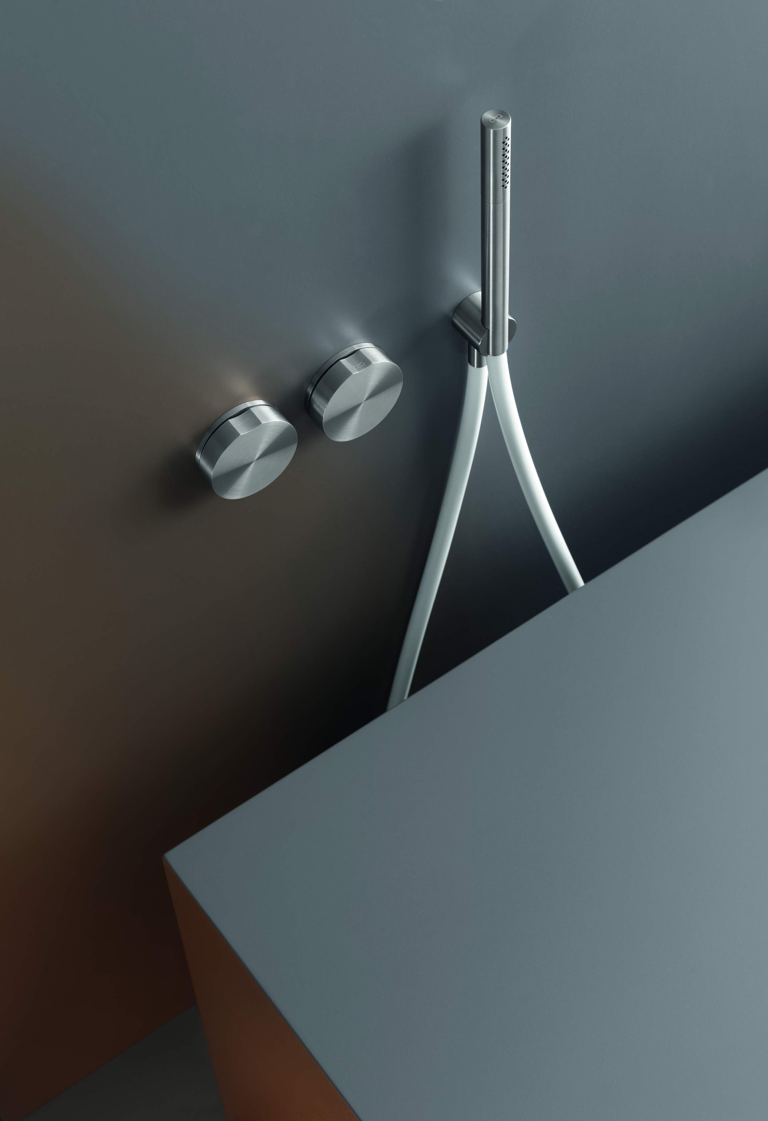 Modern Giotto Wall Mount Shower Set