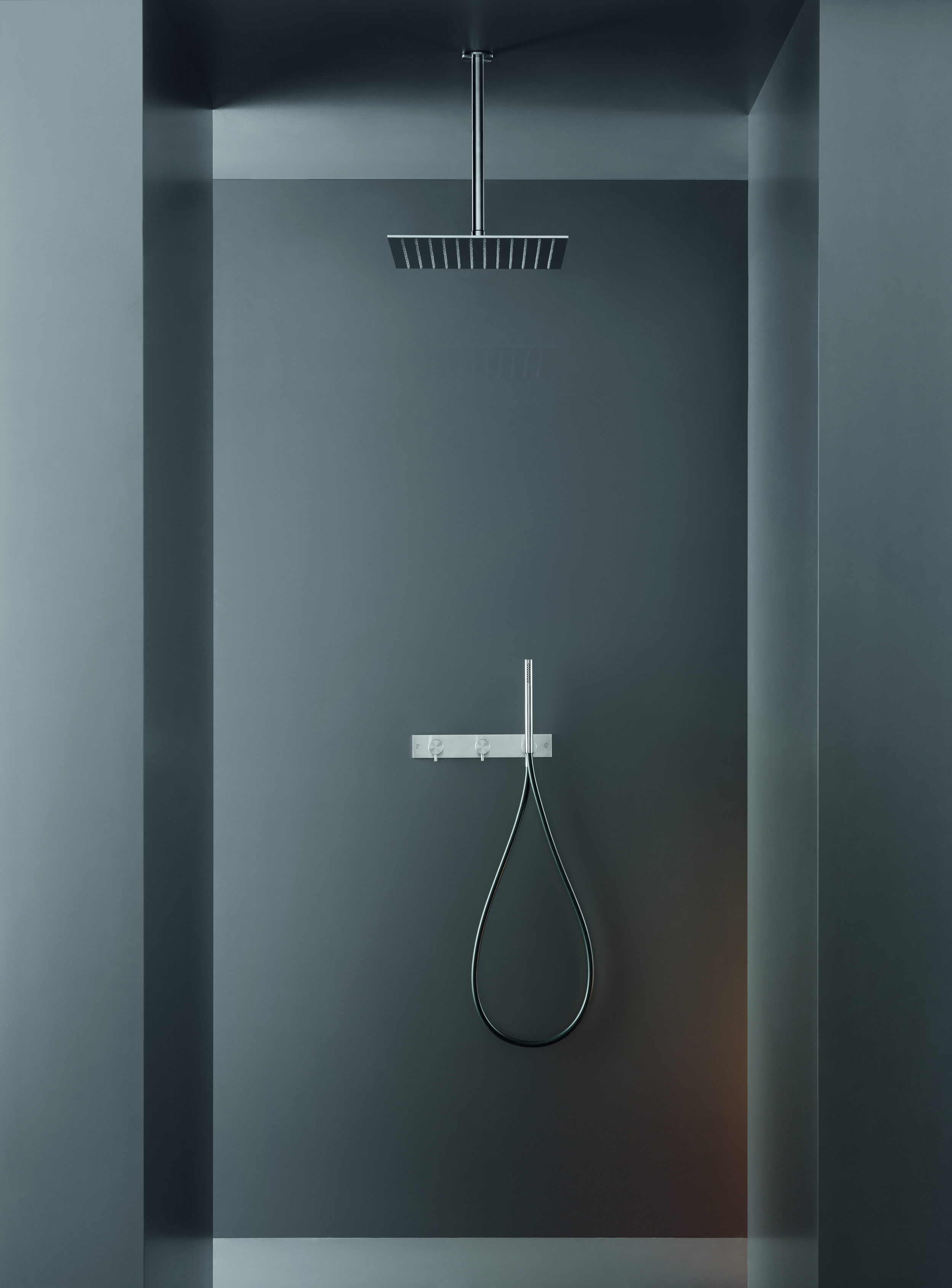 Modern Gradi-Free Wall & Ceiling Mount Shower Set