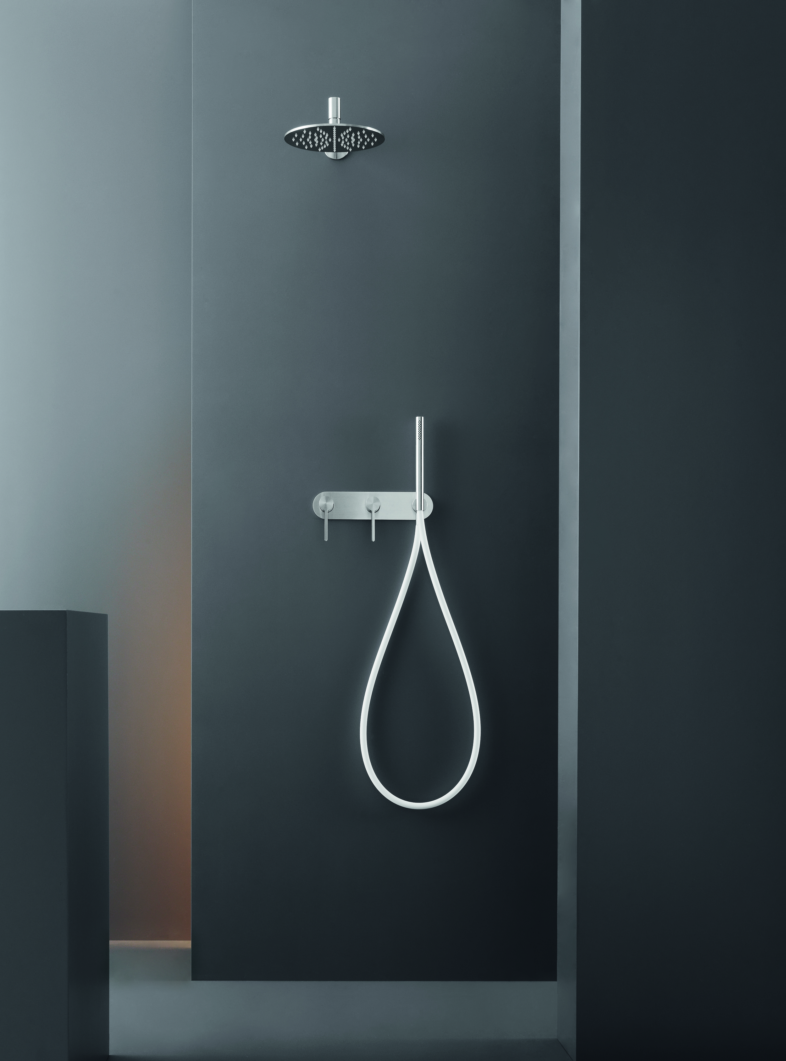 Modern Innovo-Free Wall Mount Shower Set