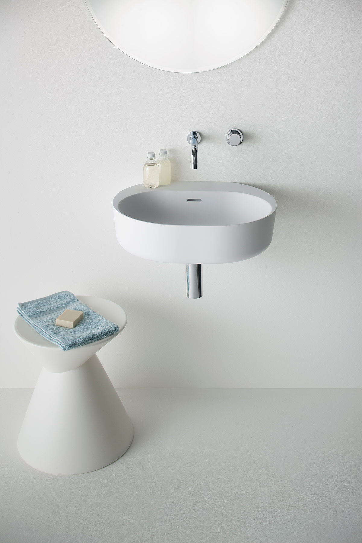 Modern Lilli Wall Mount Washbasin