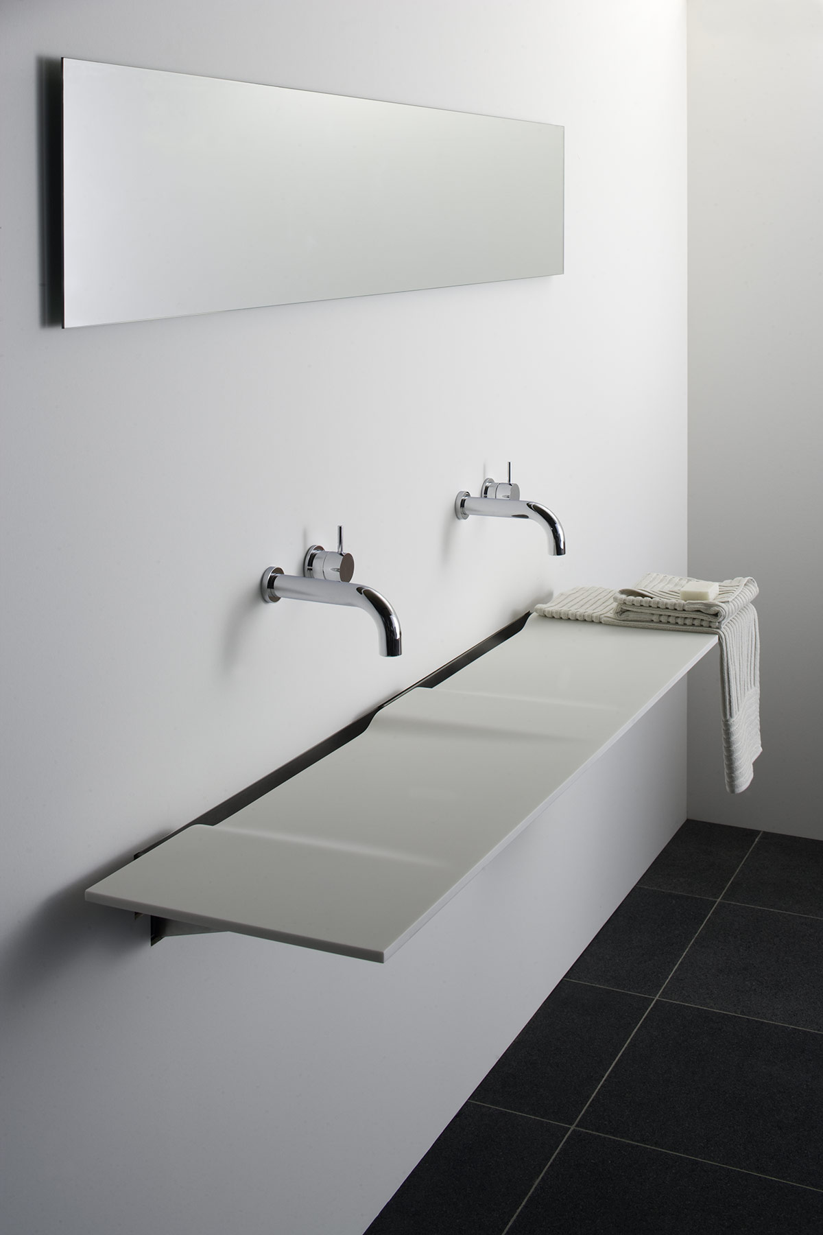 Modern Linea Wall Mount Washsurface