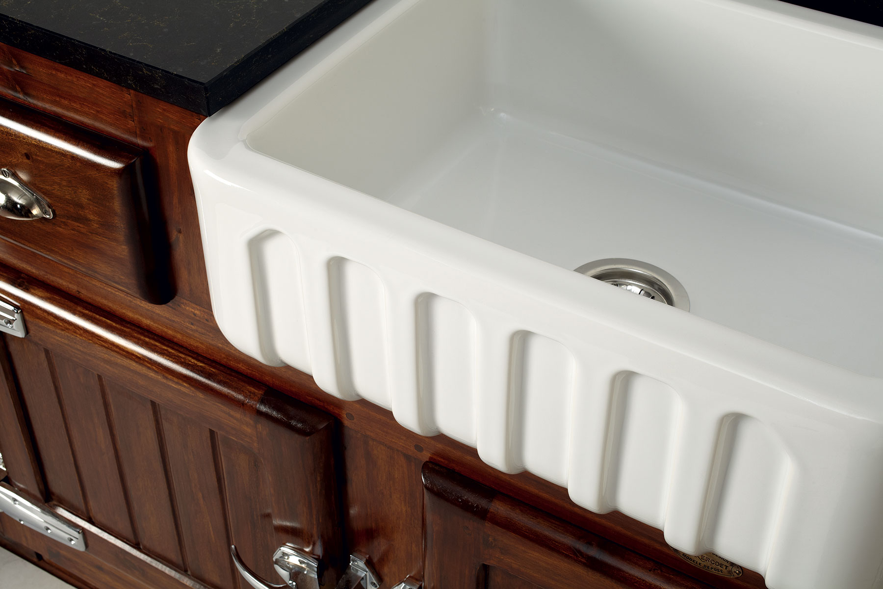 Traditional Louis I Farmhouse Kitchen Sink