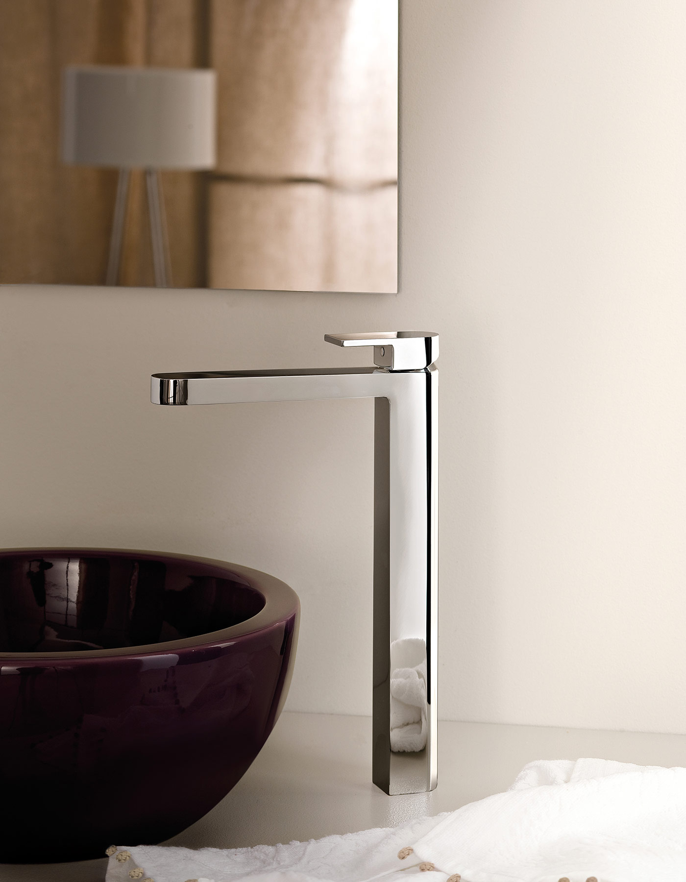 Modern Mare Deck Mount Faucet