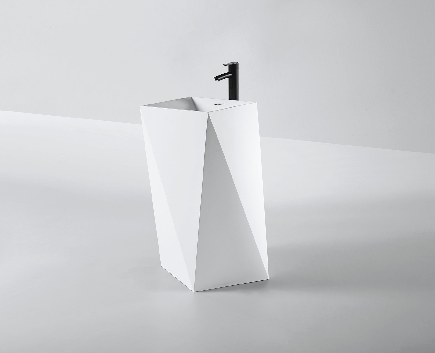 Modern Matrix Freestanding Basin