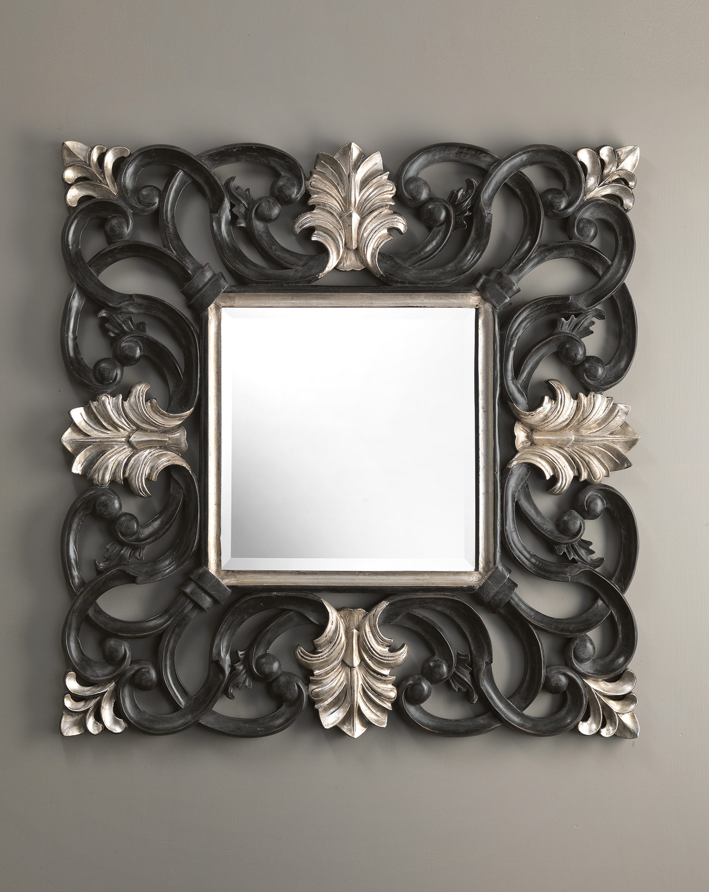 Traditional Nabucco Wall Mount Mirror