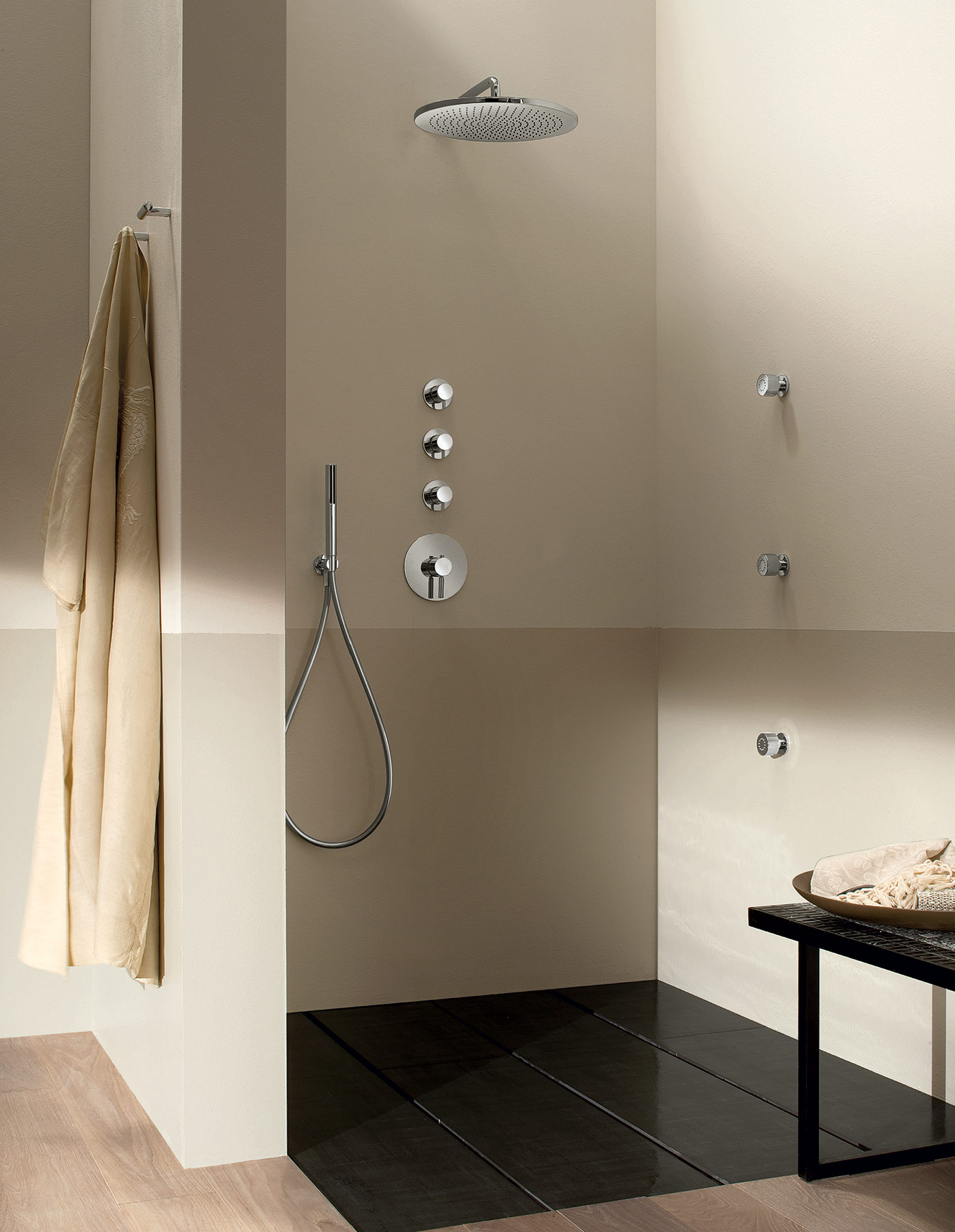 Modern Nostromo Wall Mount Shower Set