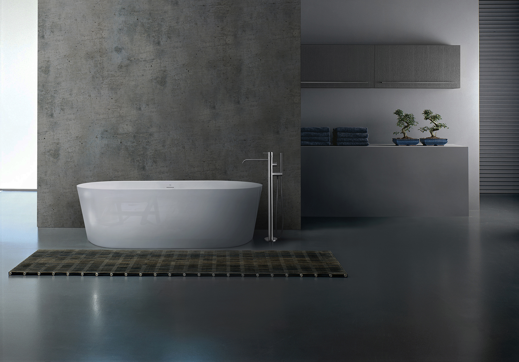 Modern Pisa Freestanding Oval Bathtub