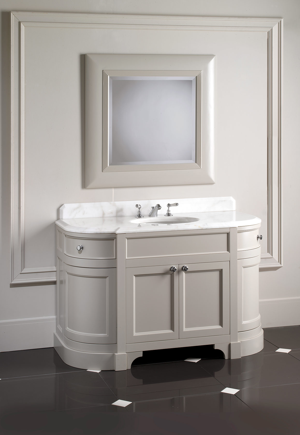 Traditional Season Floor Mount Vanity Unit