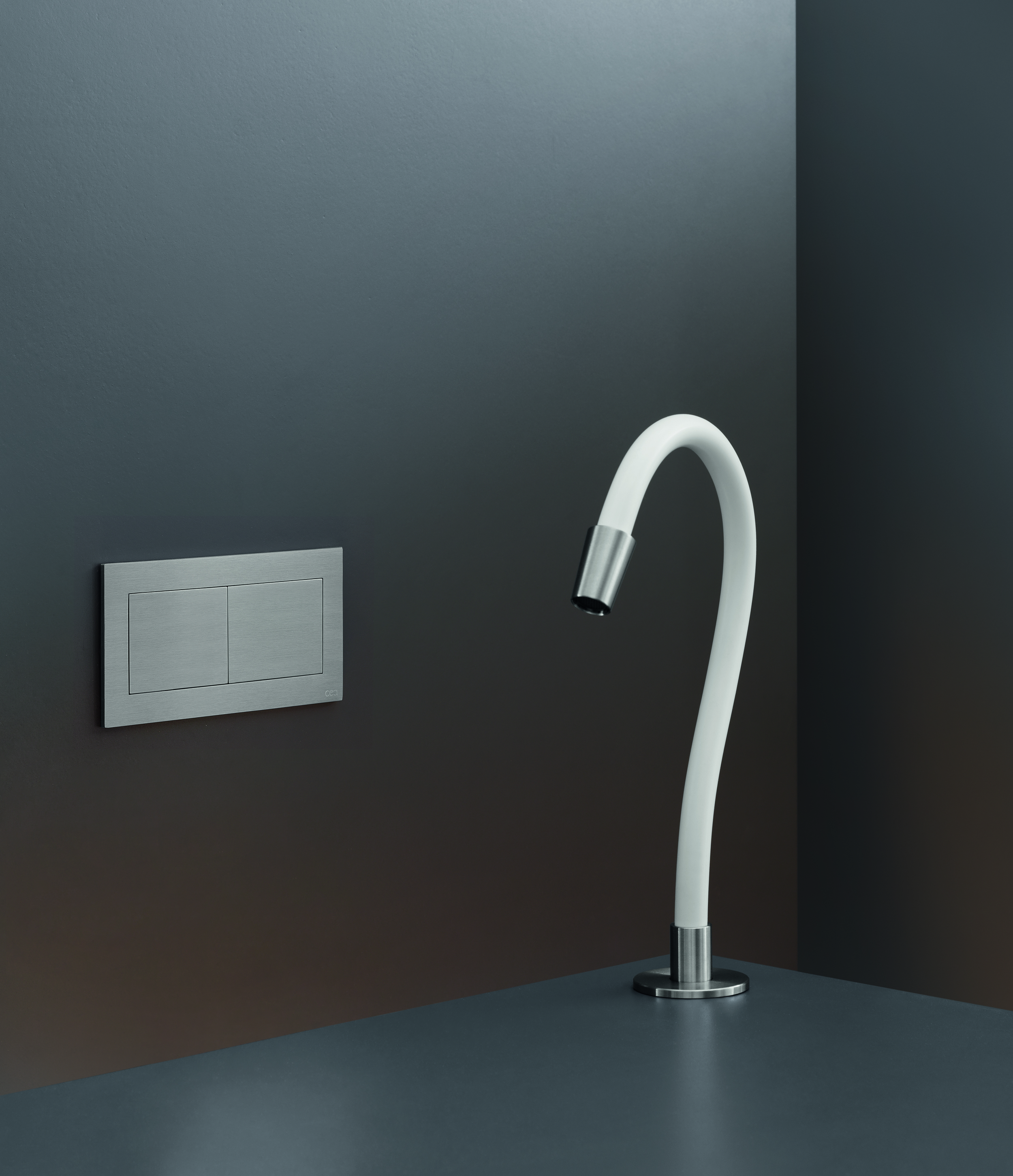 Modern Switch-Flex Faucet Set