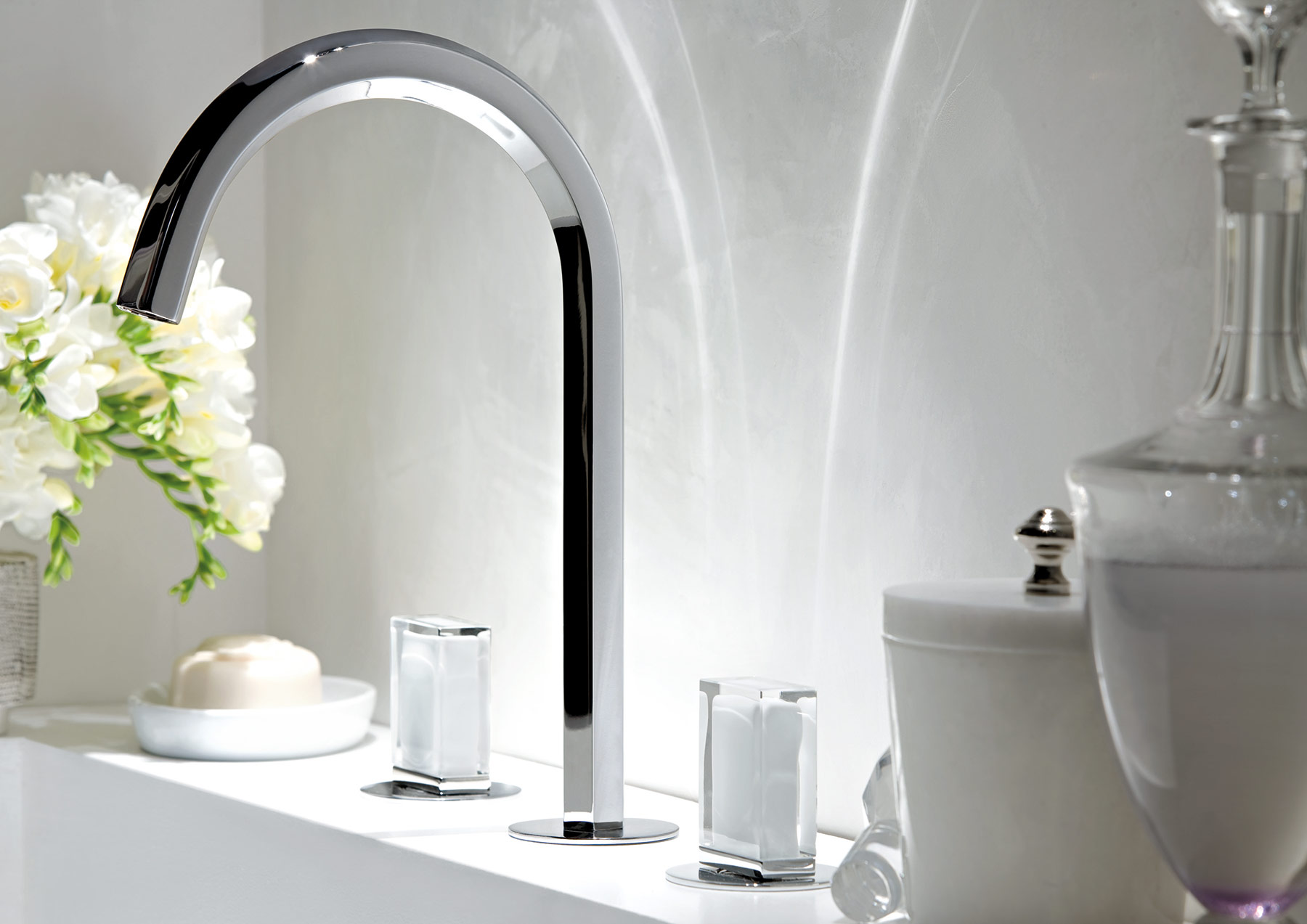 Modern Venezia Deck Mount Faucet