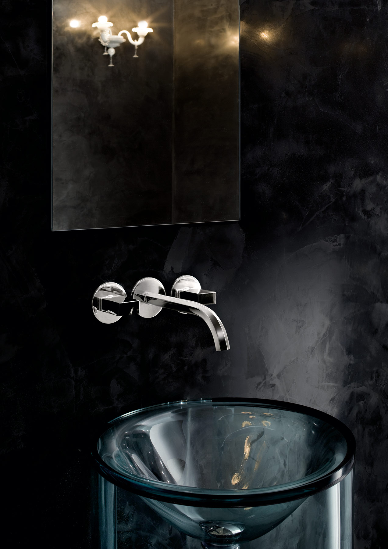 Modern Venezia Wall Mount Faucet