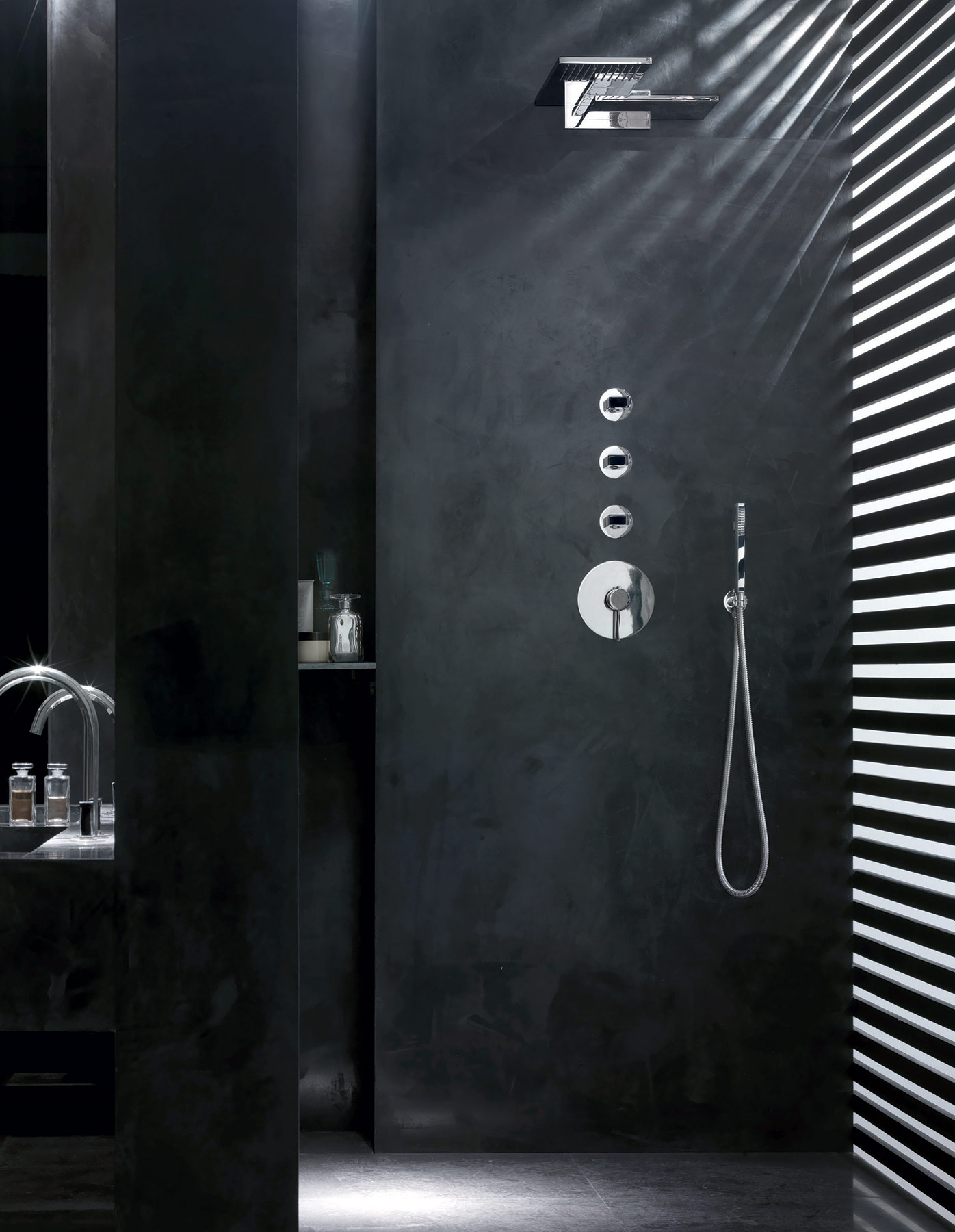 Modern Venezia Wall Mount Shower Set